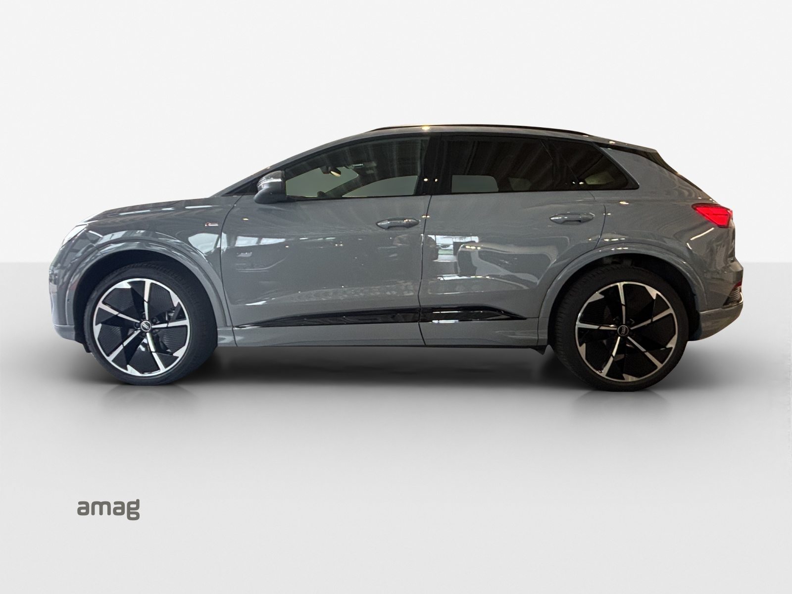 AUDI Q4 45 e-tron quattro Attraction, Électrique, Voiture de démonstration, Automatique - 2