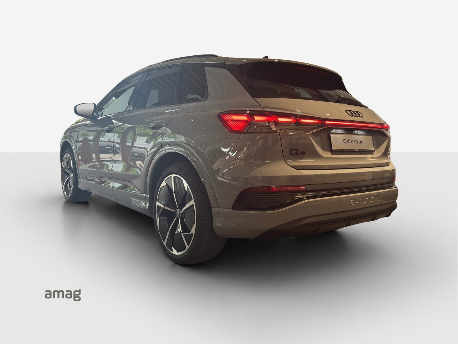 AUDI Q4 45 e-tron quattro Attraction, Électrique, Voiture de démonstration, Automatique - 3