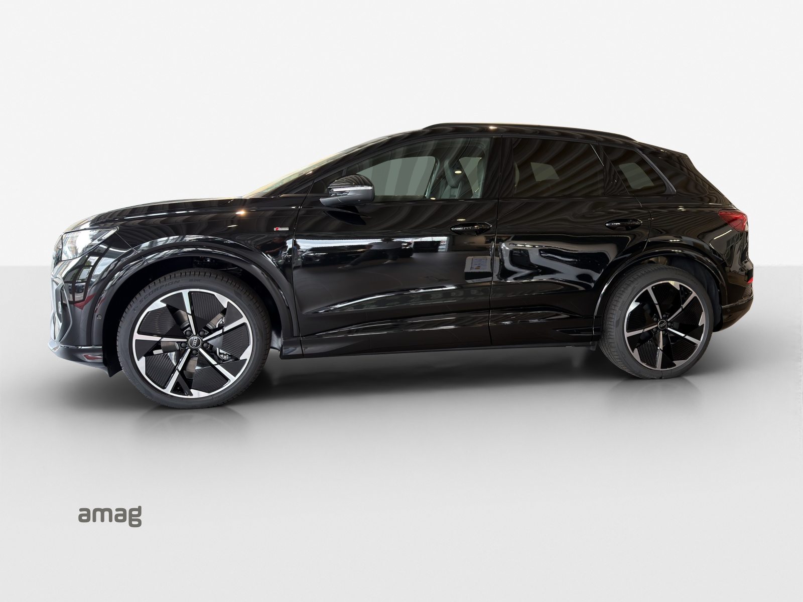 AUDI Q4 45 e-tron quattro Attraction, Électrique, Voiture de démonstration, Automatique - 2