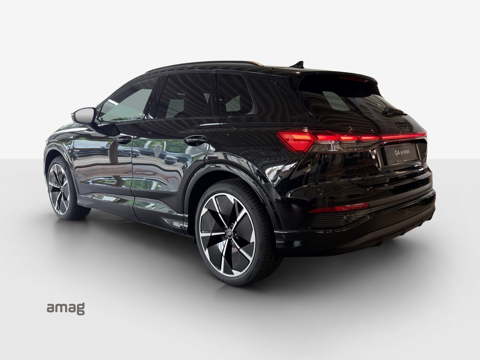 AUDI Q4 45 e-tron quattro Attraction, Électrique, Voiture de démonstration, Automatique - 3