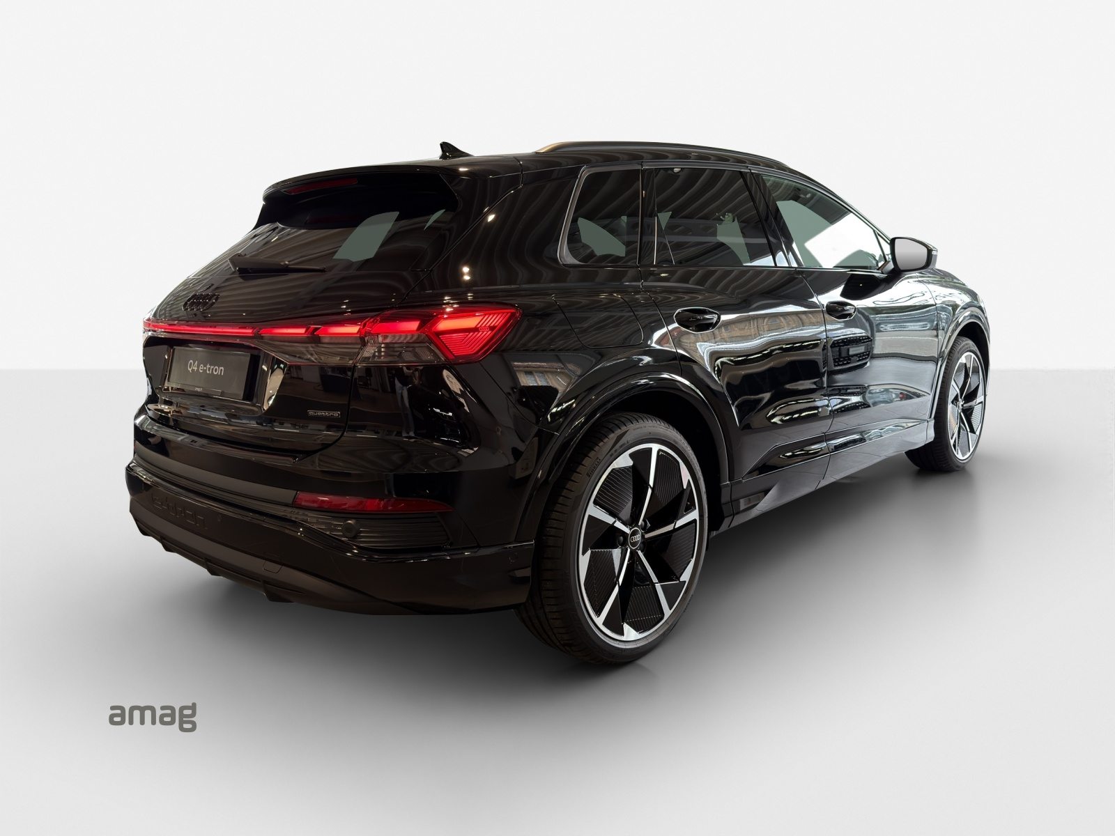 AUDI Q4 45 e-tron quattro Attraction, Électrique, Voiture de démonstration, Automatique - 5