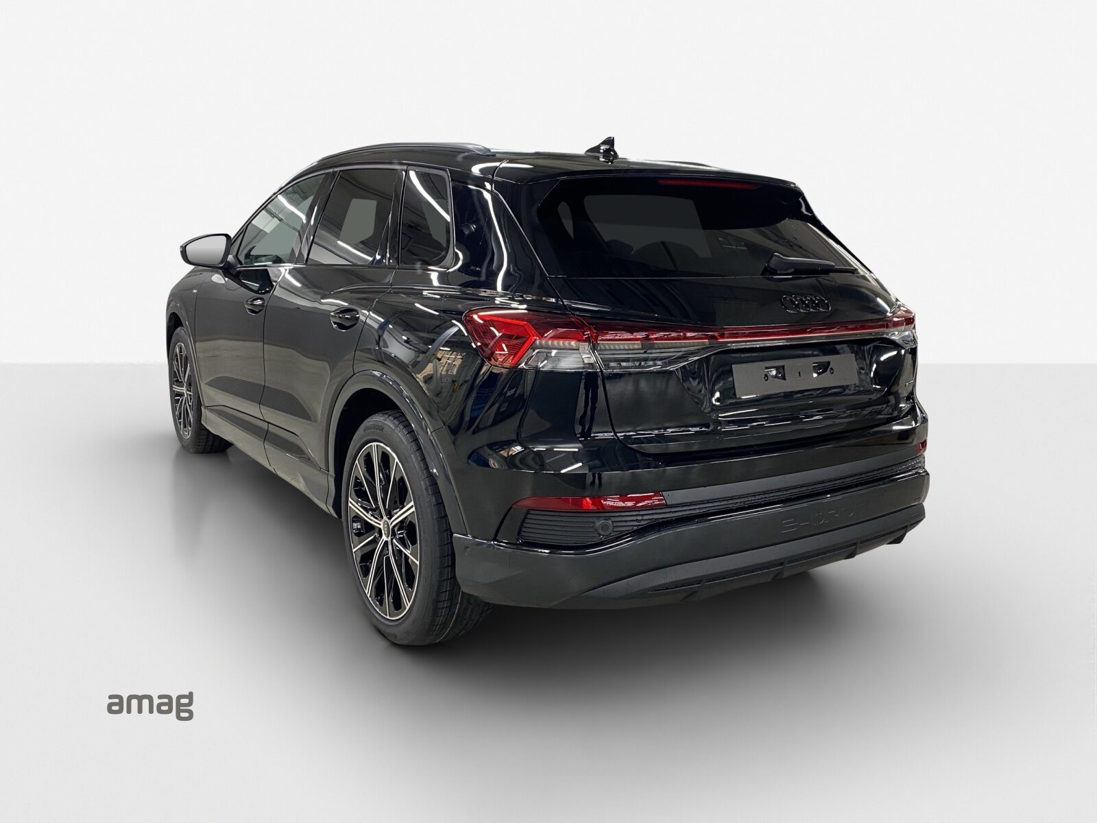 AUDI Q4 45 e-tron quattro Attraction, Electric, Ex-demonstrator, Automatic - 3