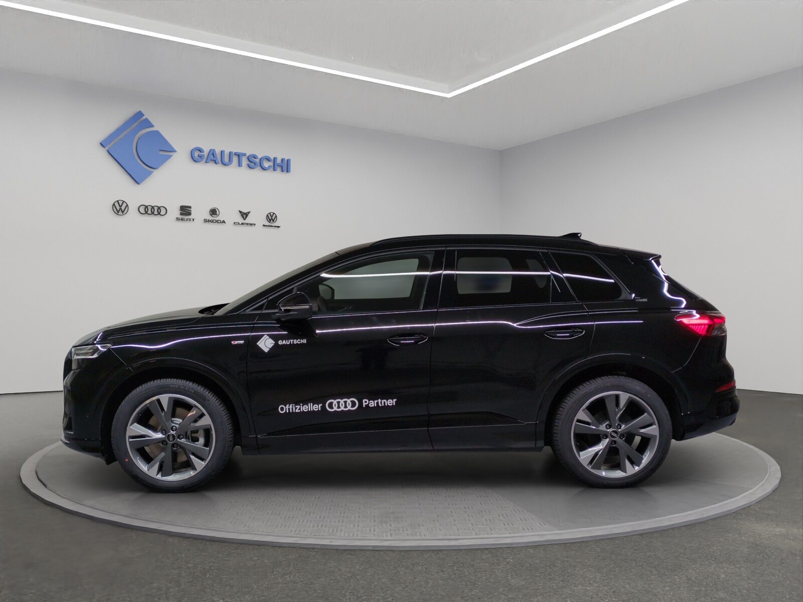 AUDI Q4 SUV e-tron quattro performance Edition Swiss-Ski, Electric, Ex-demonstrator, Automatic - 2