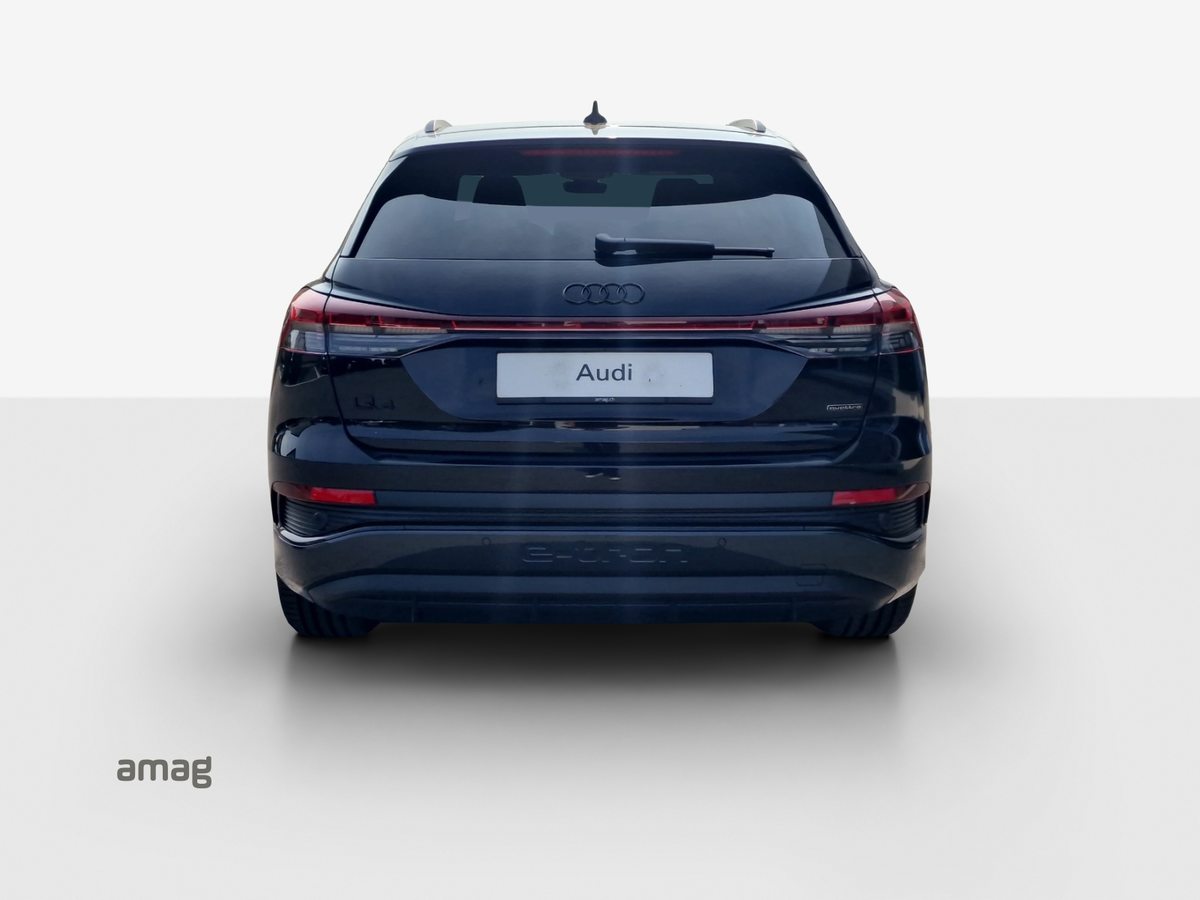 AUDI Q4 45 e-tron quattro, Elektro, Neuwagen, Automat - 4