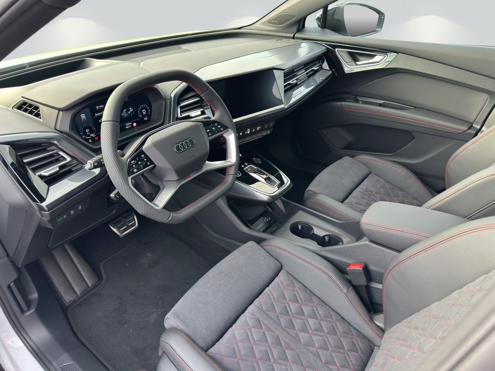 AUDI Q4 45 e-tron quattro Edition Swiss-Ski, Electric, New car, Automatic - 5