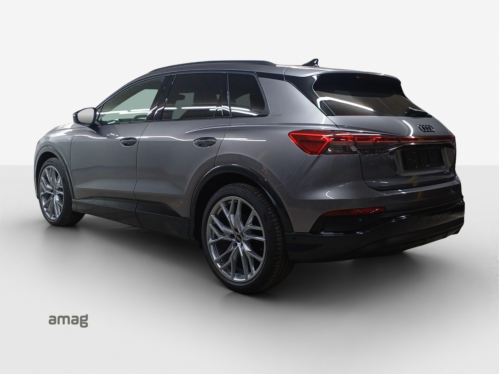AUDI Q4 45 e-tron quattro Edition Swiss-Ski, Elektro, Neuwagen, Automat - 3