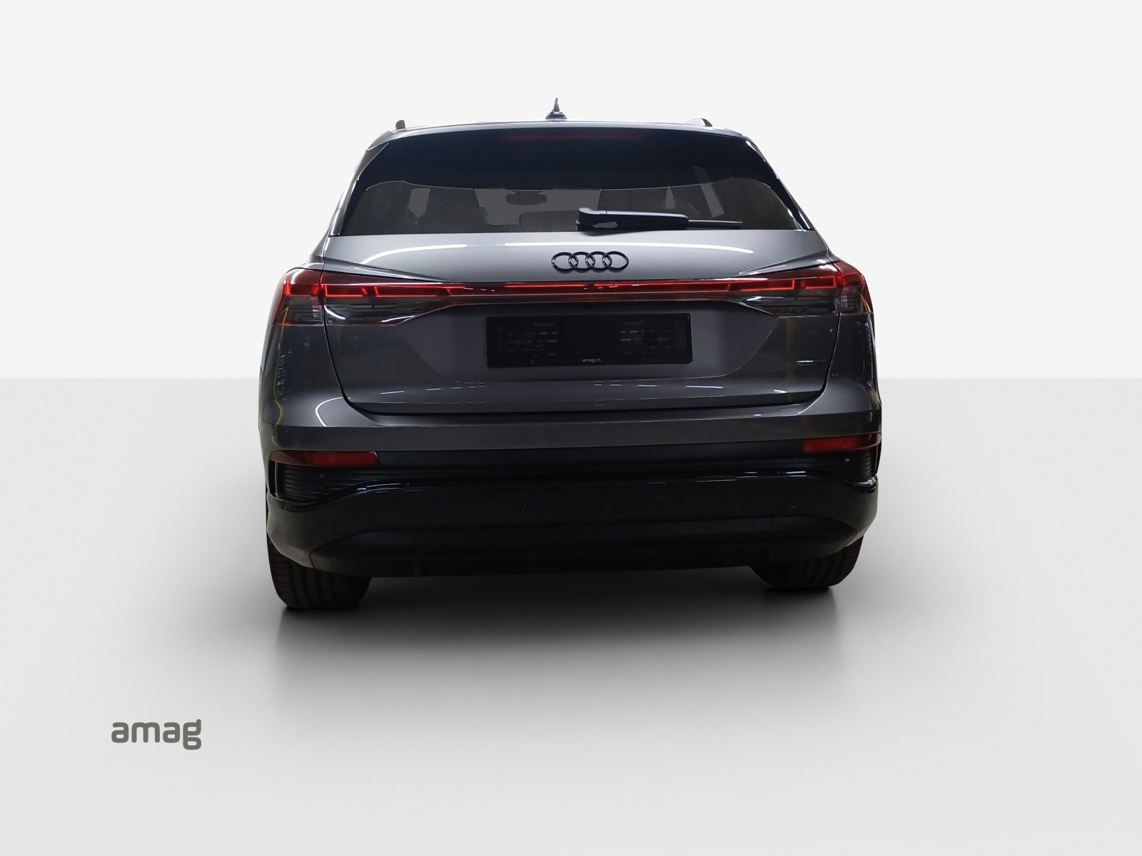 AUDI Q4 45 e-tron quattro Edition Swiss-Ski, Elektro, Neuwagen, Automat - 4