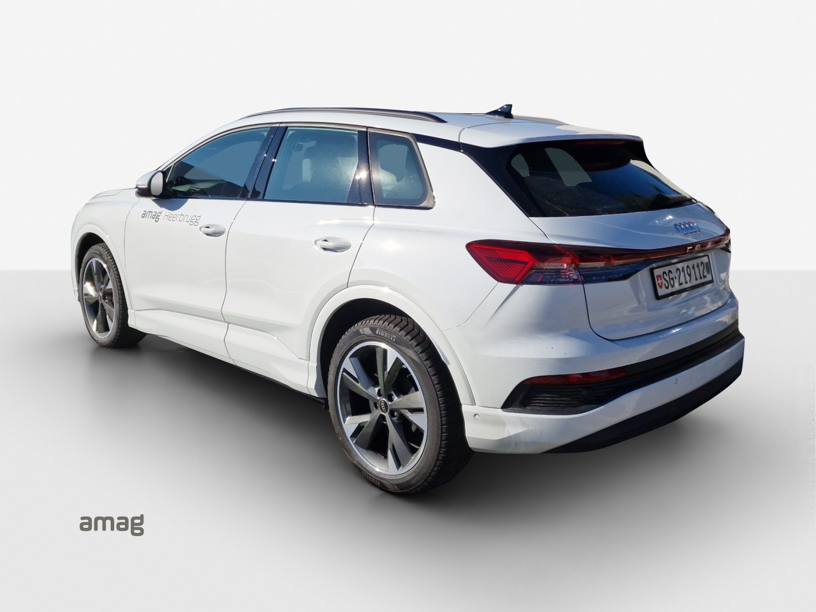 AUDI Q4 45 e-tron quattro Attraction, Electric, Second hand / Used, Automatic - 3