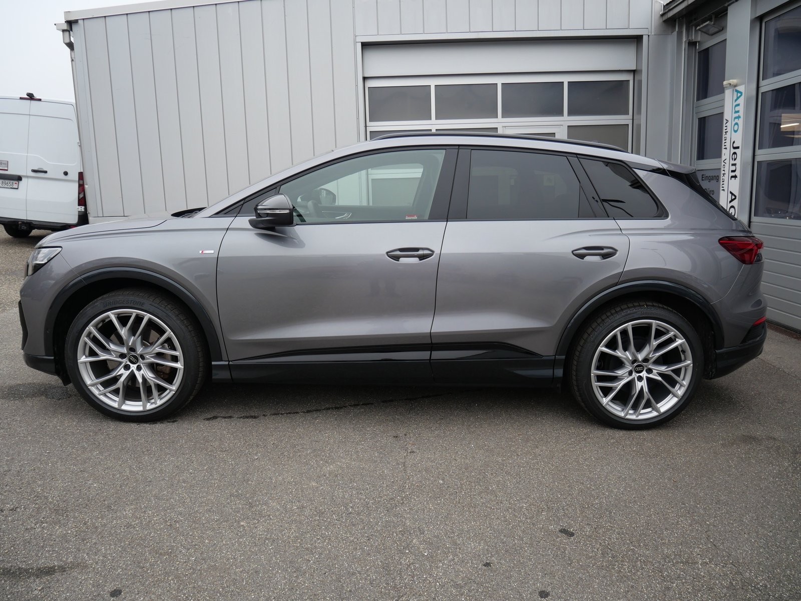 AUDI Q4 e-tron 55 quattro S-Line *CH-Auto, AHK, Wärmepumpe*, Electric, Second hand / Used, Automatic - 2