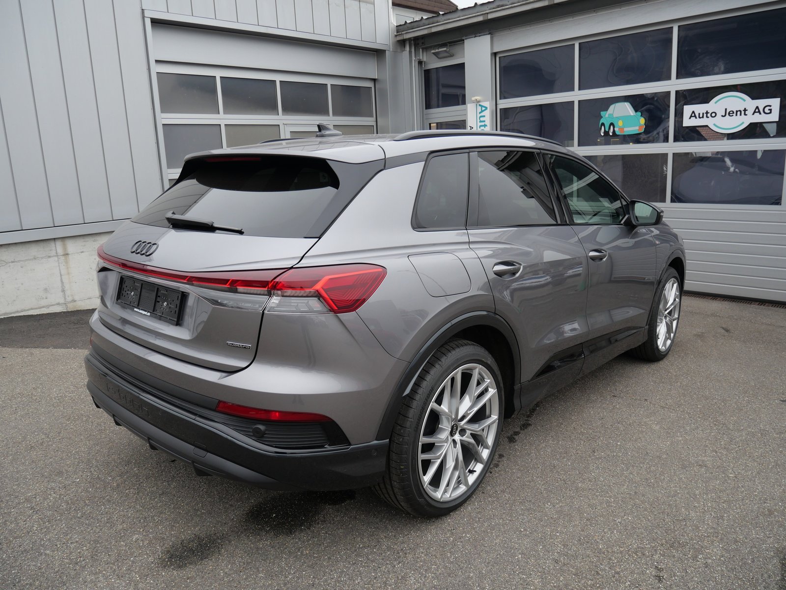 AUDI Q4 e-tron 55 quattro S-Line *CH-Auto, AHK, Wärmepumpe*, Electric, Second hand / Used, Automatic - 4