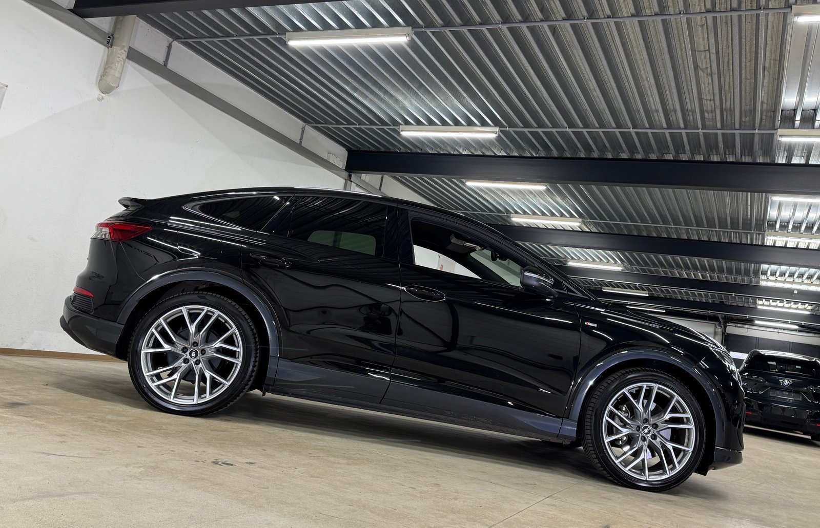 AUDI Q4 Sportback e-tron 45 S-Line Black Edition quattro, Elektro, Occasion / Gebraucht, Automat - 4