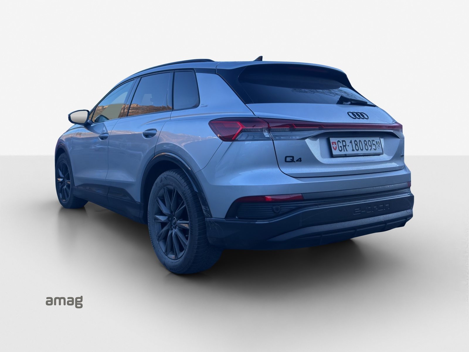 AUDI Q4 45 e-tron quattro Edition Swiss-Ski, Elektro, Vorführwagen, Automat - 3