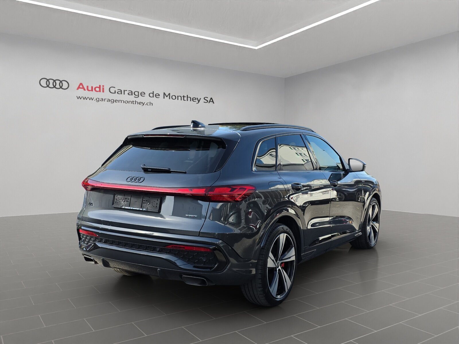 AUDI Q5 e-hybrid quattro 270 kW S-tronic, Plug-in-Hybrid Benzin/Elektro, Occasion / Gebraucht, Automatik - 4