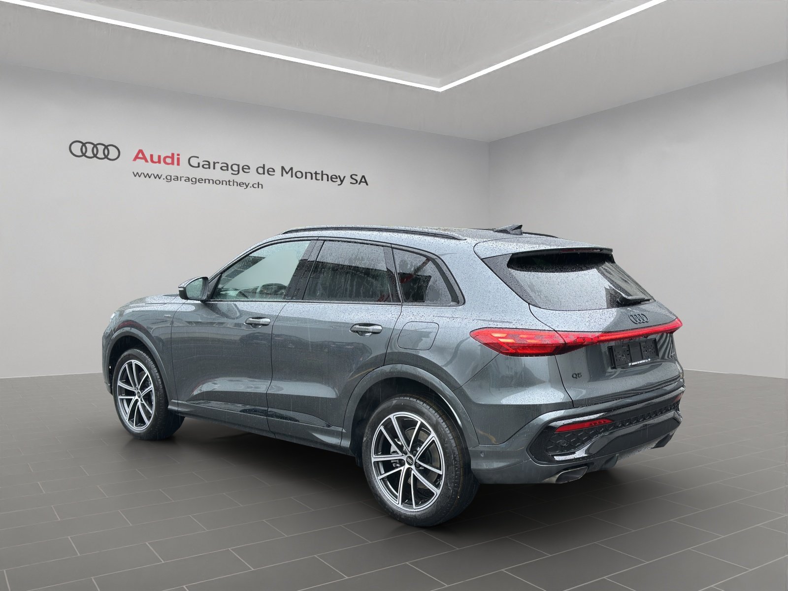 AUDI Q5 e-hybrid quattro 220 kW S-tronic, Plug-in-Hybrid Petrol/Electric, Ex-demonstrator, Automatic - 3