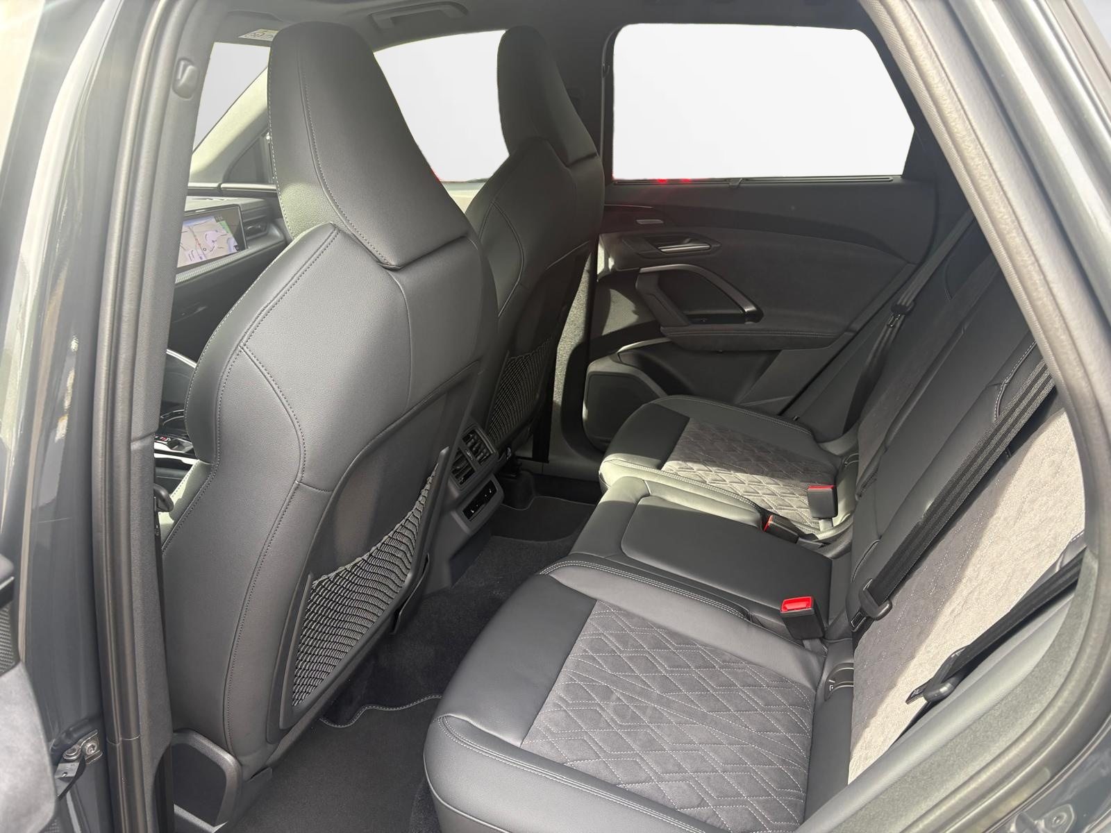 AUDI Q5 SUV TFSI 150 kW, Essence, Voiture nouvelle, Automatique - 5