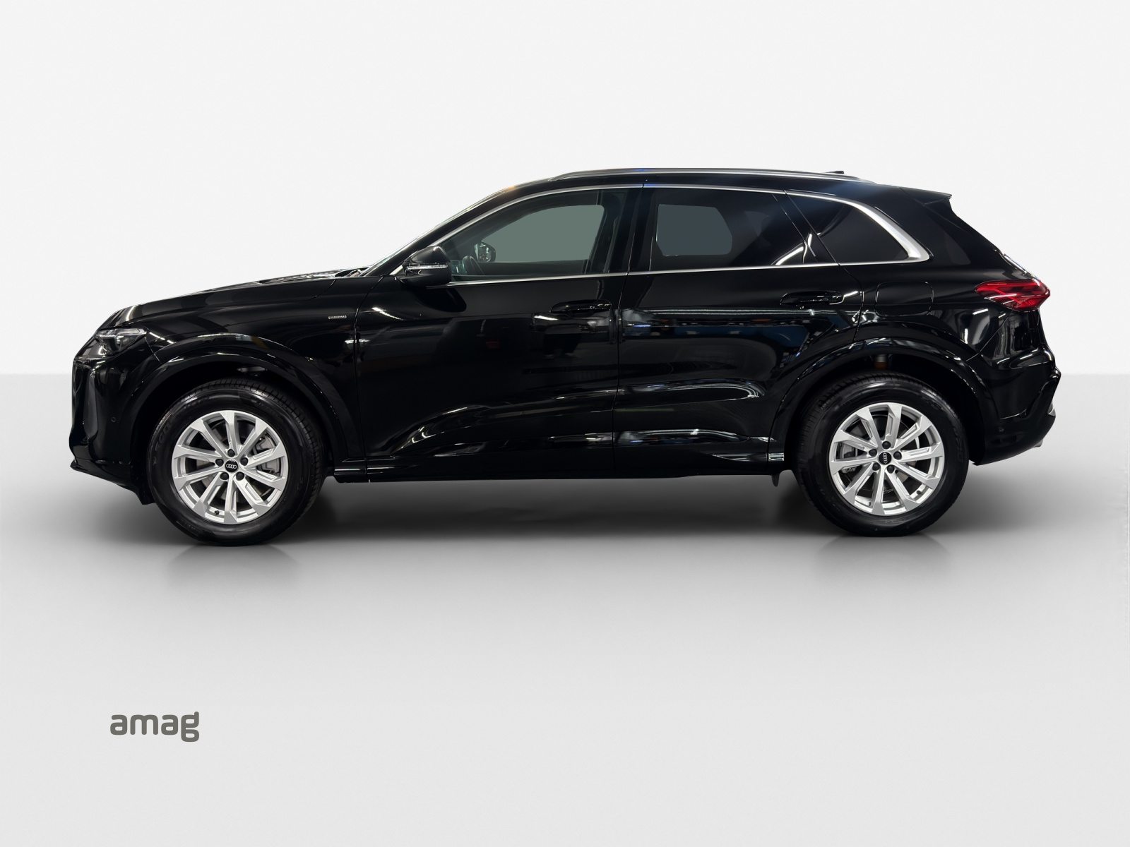 AUDI Q5 SUV e-hybrid 220 kW, Full-Hybrid Petrol/Electric, New car, Automatic - 2