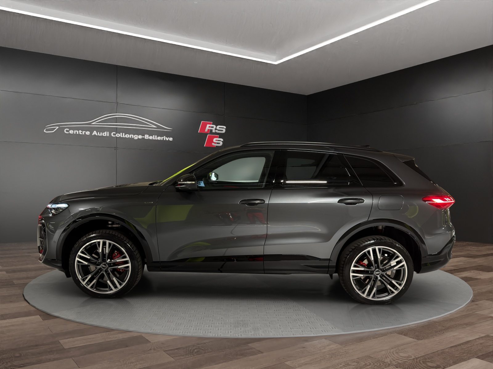 AUDI Q5 SUV e-hybrid 220 kW, Voll-Hybrid Benzin/Elektro, Neuwagen, Automatik - 3