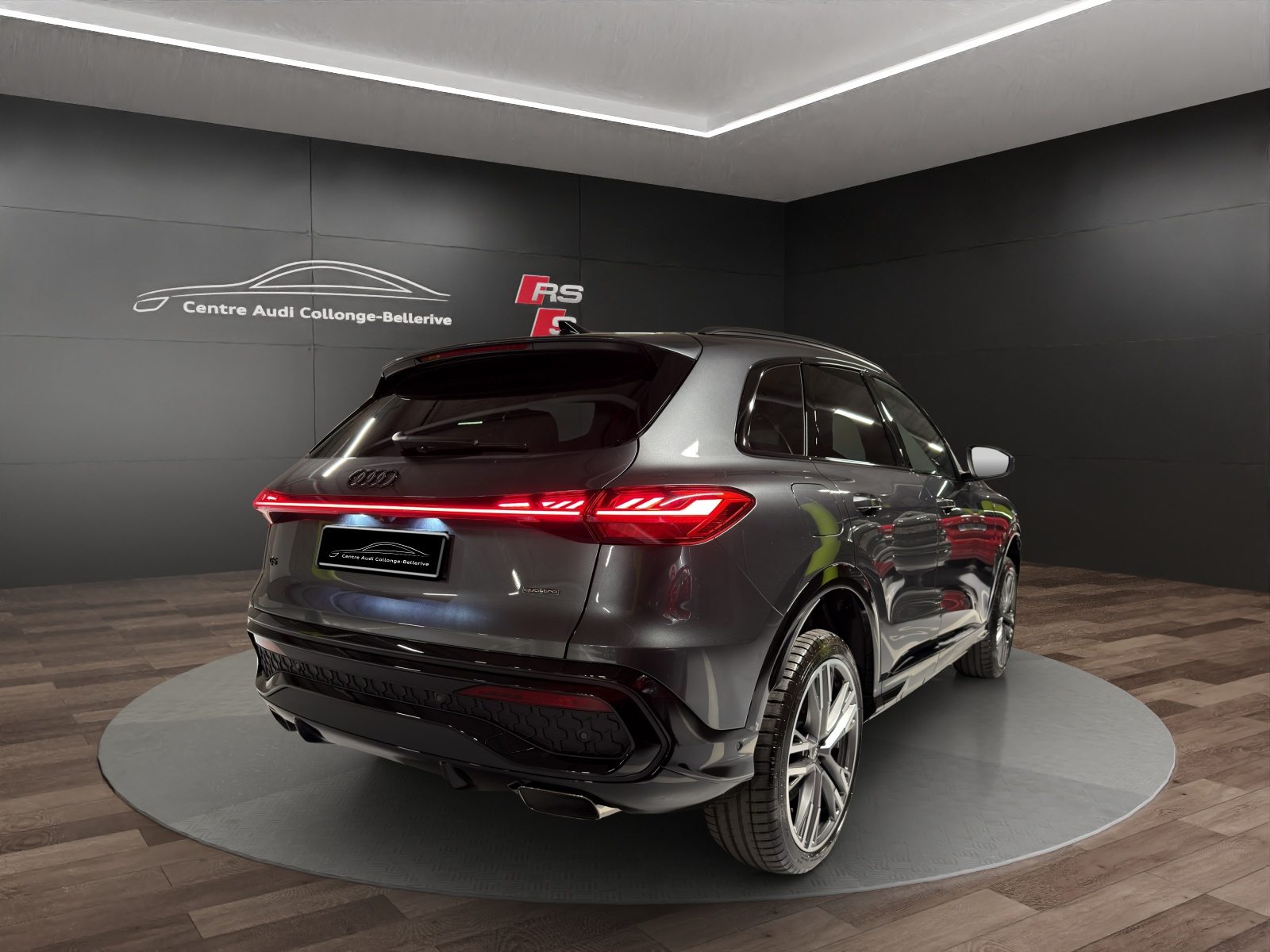 AUDI Q5 SUV e-hybrid 220 kW, Voll-Hybrid Benzin/Elektro, Neuwagen, Automatik - 6