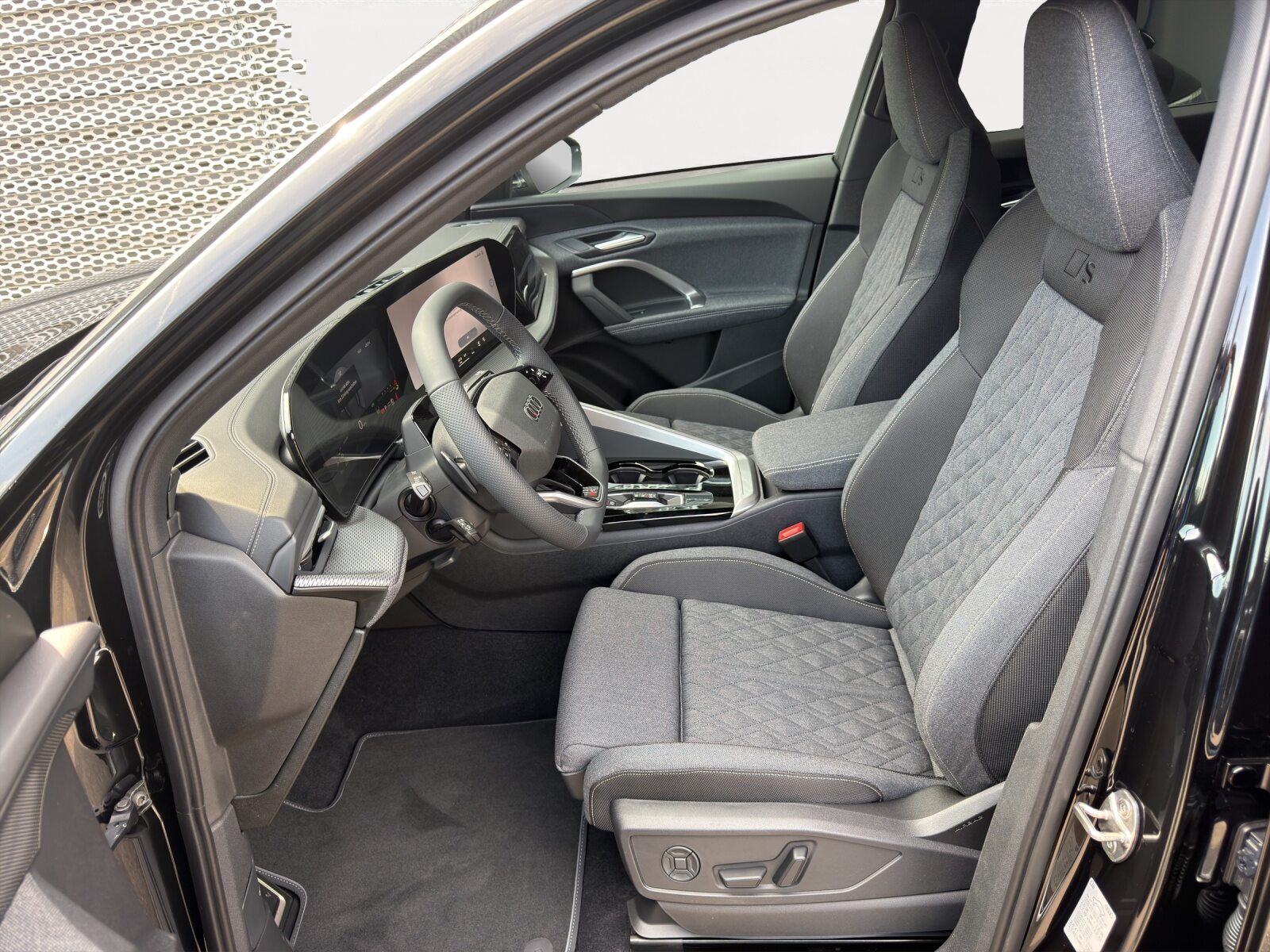 AUDI Q5 SUV e-hybrid 220 kW, Hybride Intégral Essence/Électricité, Voiture nouvelle, Automatique - 5