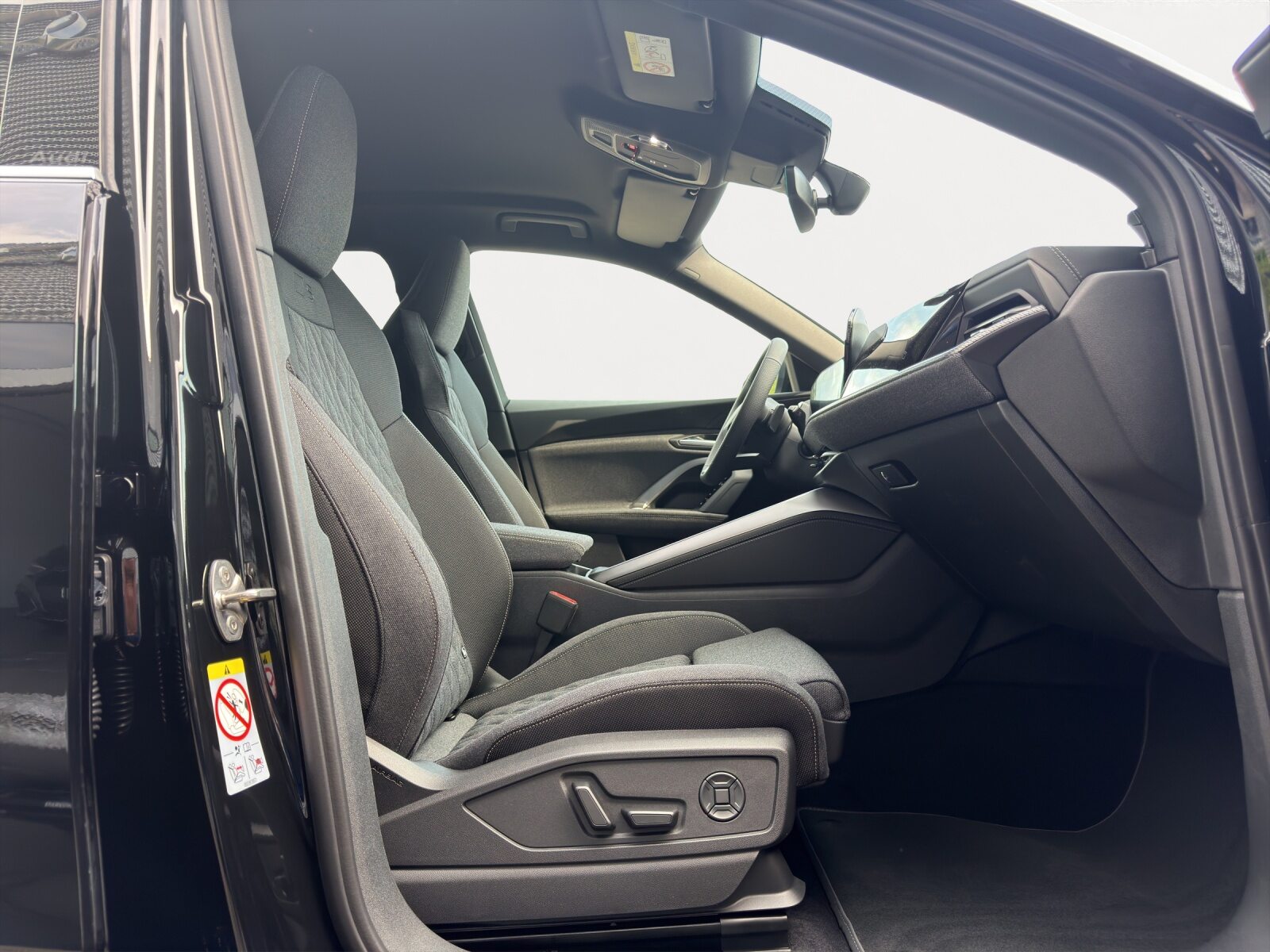 AUDI Q5 SUV e-hybrid 220 kW, Hybride Intégral Essence/Électricité, Voiture nouvelle, Automatique - 7