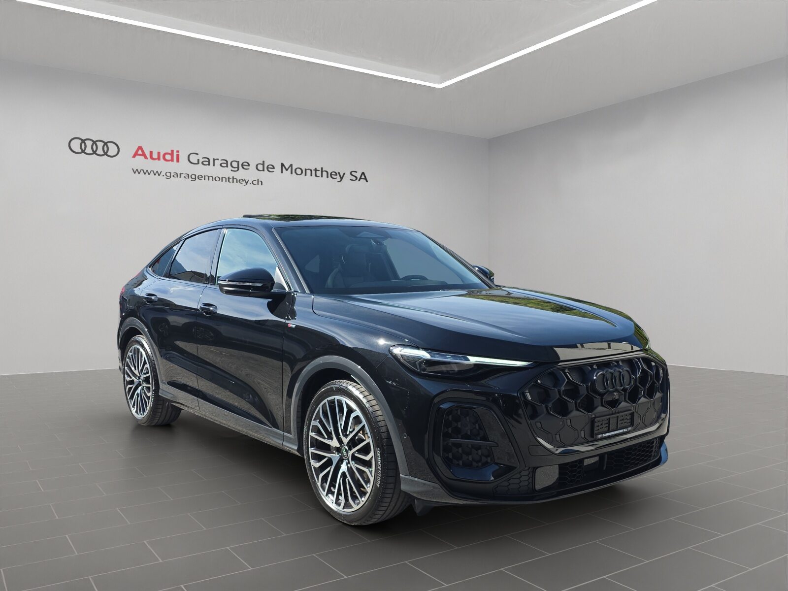 AUDI Q5 Sportback TFSI 200 kW, Essence, Voiture nouvelle, Automatique - 3