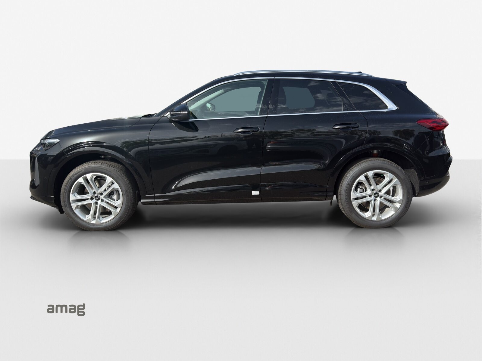 AUDI Q5 SUV TFSI 150 kW, Essence, Voiture nouvelle, Automatique - 2