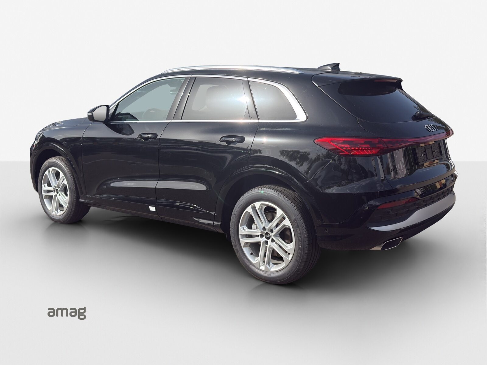 AUDI Q5 SUV TFSI 150 kW, Essence, Voiture nouvelle, Automatique - 3