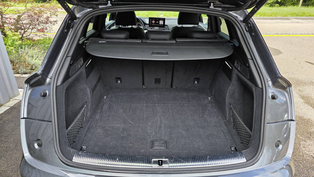 AUDI Q5 2.0 40 TDI S Line quattro S-Tronic, Mild-Hybrid Diesel/Electric, Second hand / Used, Automatic - 5
