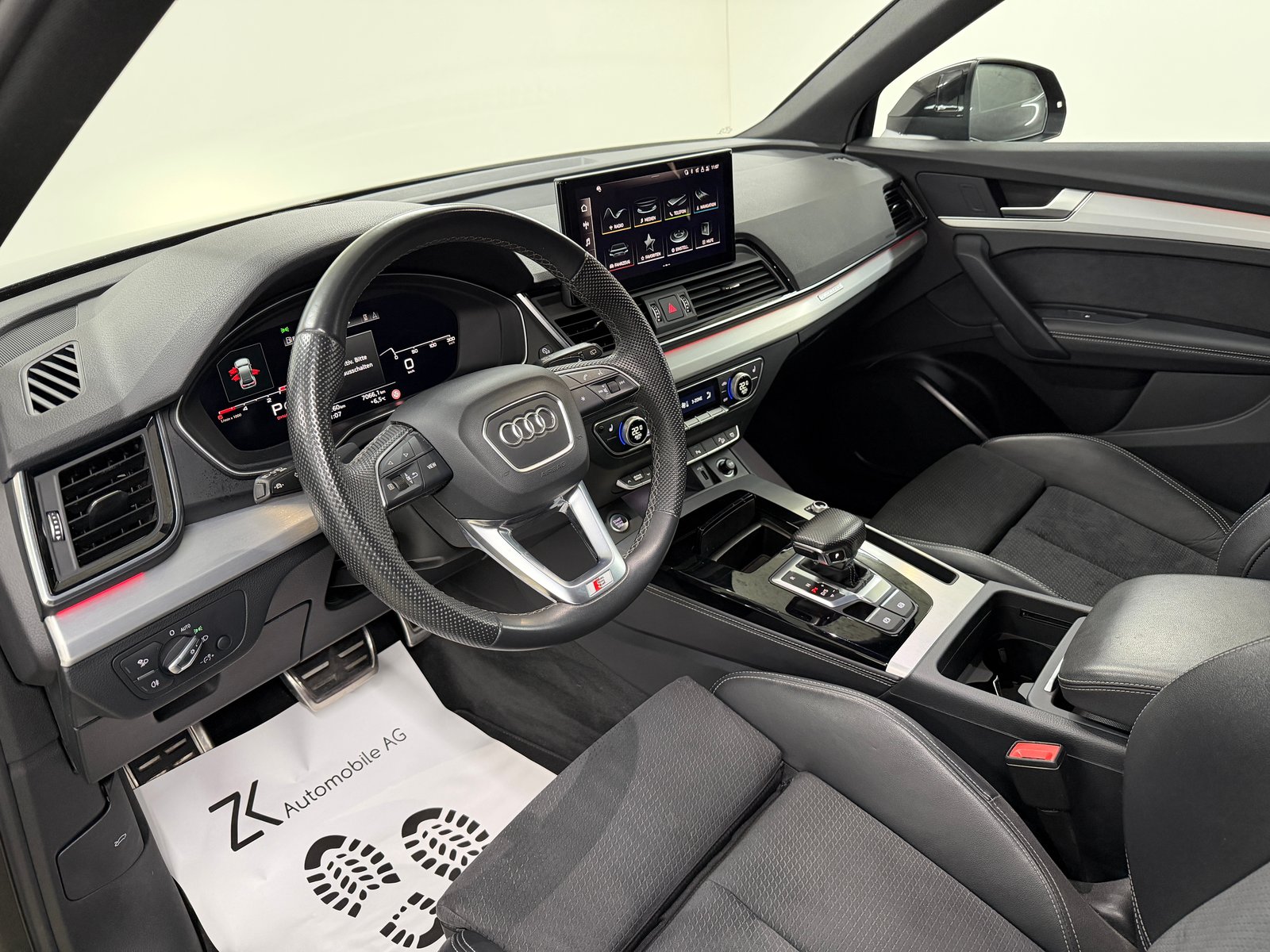 AUDI Q5 40 TDI S-Line Midnight Black quattro S-tronic / RF-Kamera, Mild-Hybrid Diesel/Elektro, Occasion / Gebraucht, Automatik - 7