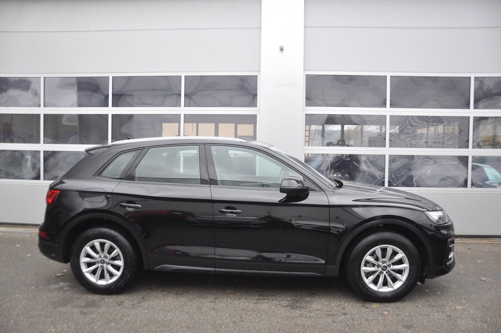 AUDI Q5 40 TFSI quattro S-tronic, Benzin, Occasion / Gebraucht, Automatik - 3
