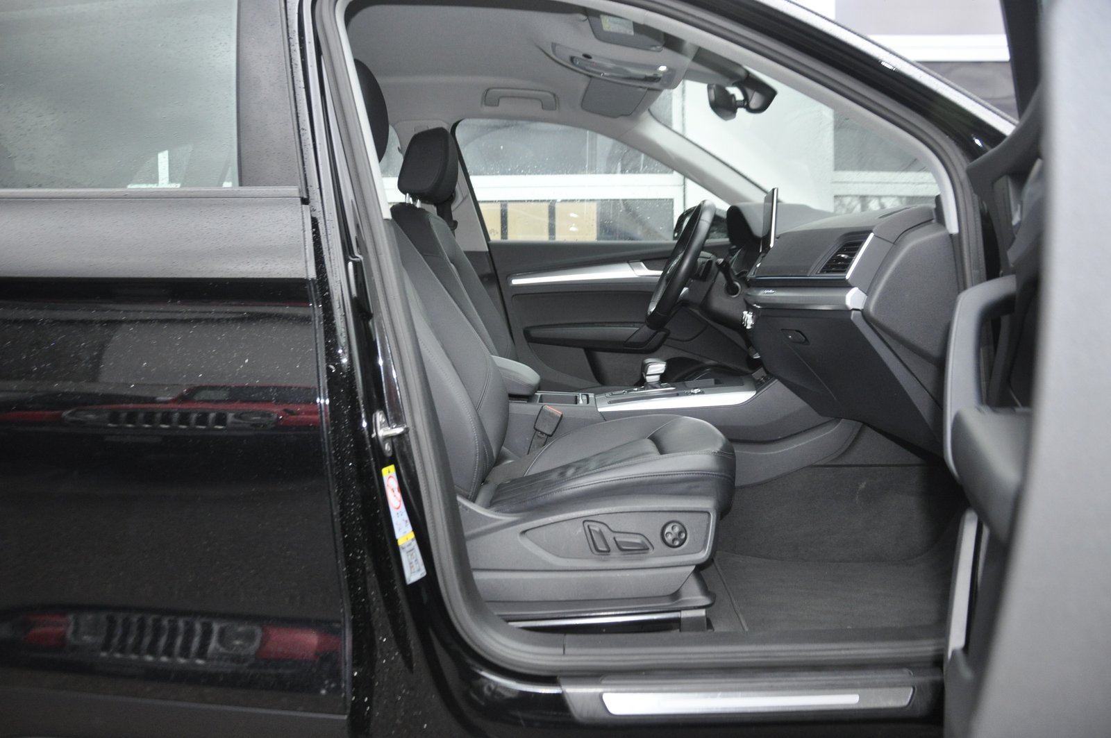 AUDI Q5 40 TFSI quattro S-tronic, Benzin, Occasion / Gebraucht, Automatik - 7