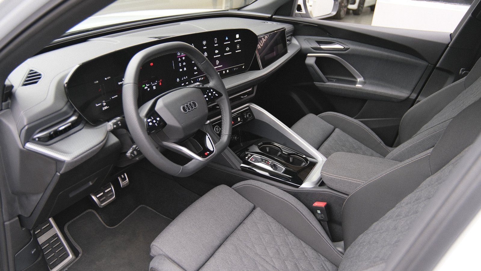 AUDI Q5 TDI quattro S line 150 kW S-tronic, Mild-Hybrid Diesel/Electric, Second hand / Used, Automatic - 3