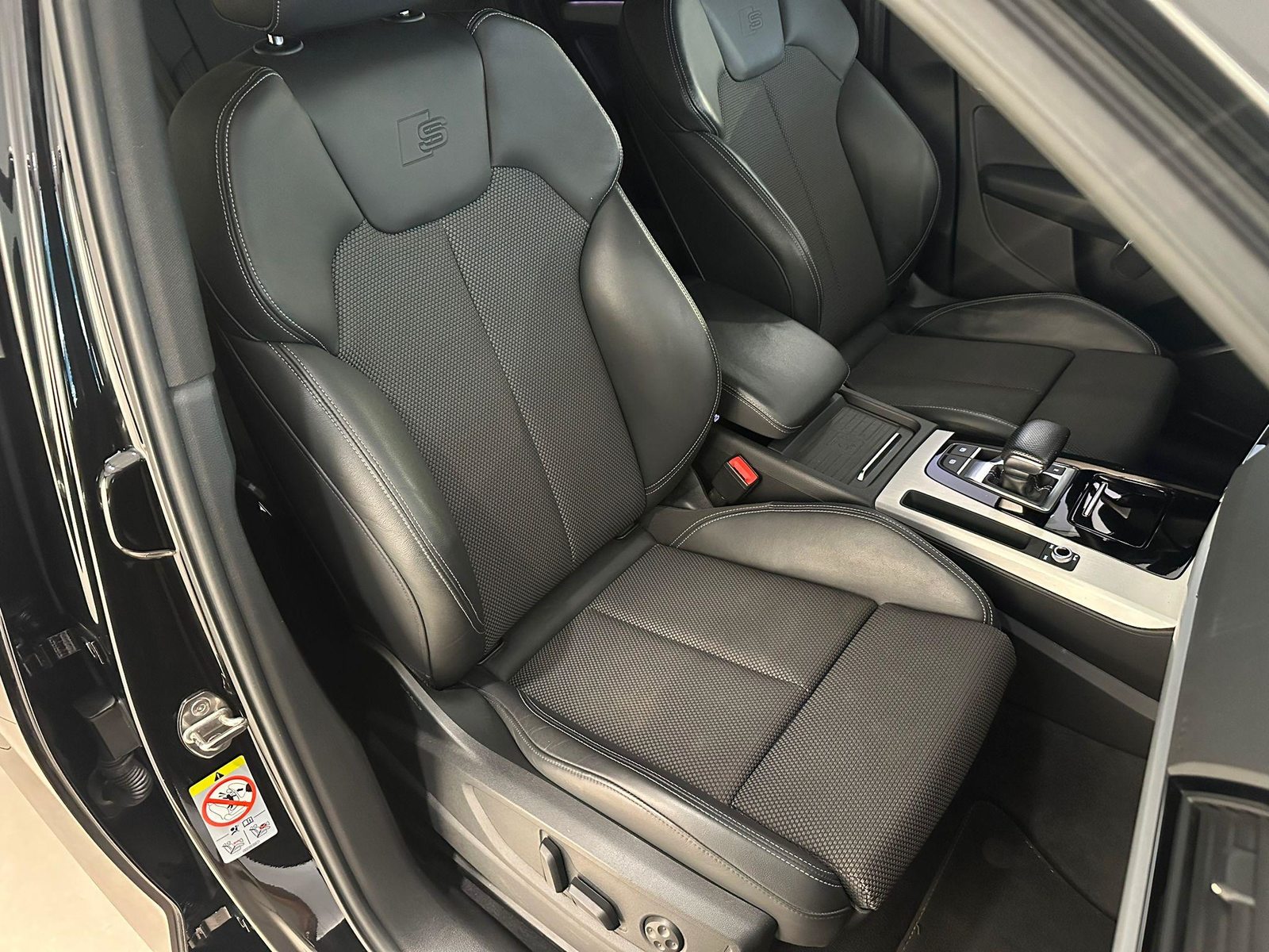 AUDI Q5 2.0 45 TFSI Black Edition quattro S-Tronic, Hybride Léger Essence/Électricité, Occasion / Utilisé, Automatique - 5