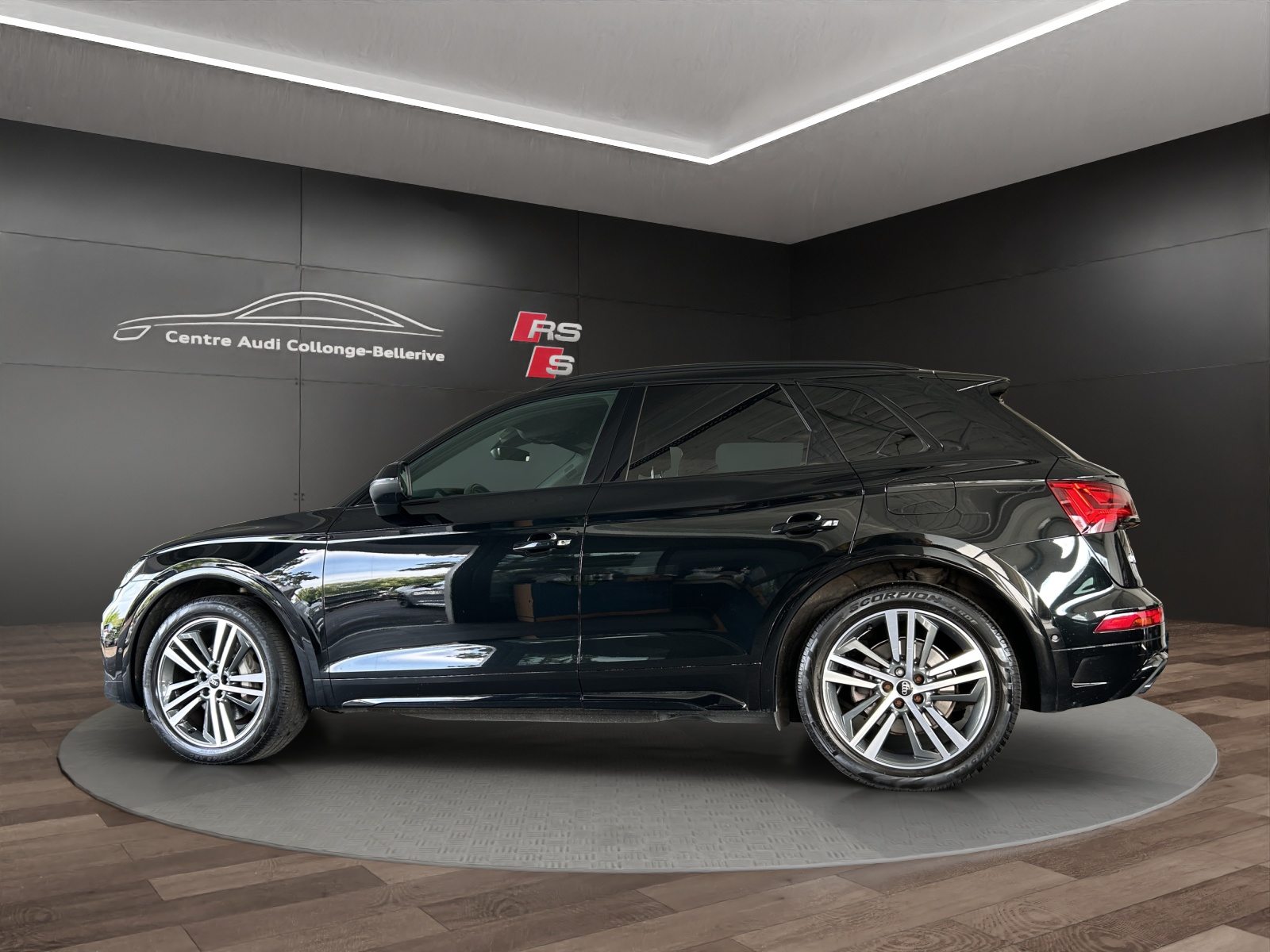 AUDI Q5 50 TFSI e Black Edition, Voll-Hybrid Benzin/Elektro, Occasion / Gebraucht, Automatik - 3