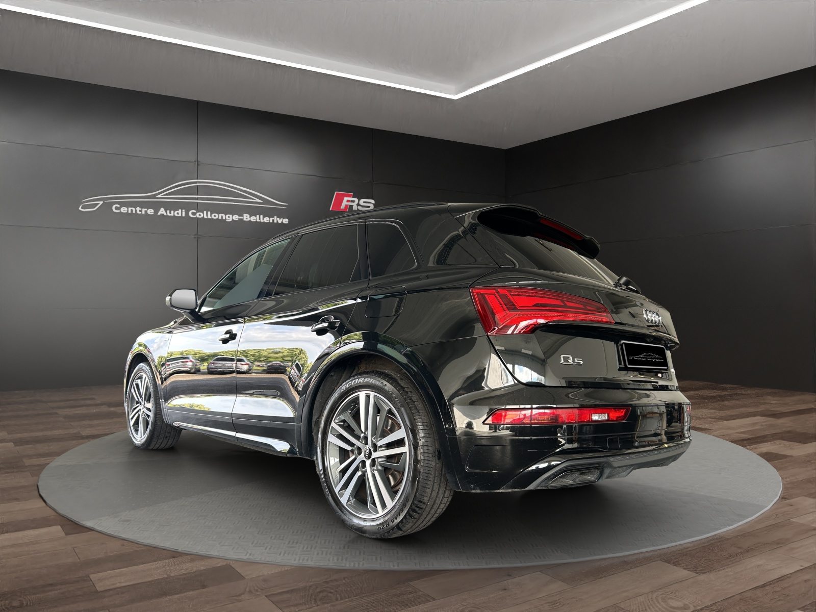 AUDI Q5 50 TFSI e Black Edition, Voll-Hybrid Benzin/Elektro, Occasion / Gebraucht, Automatik - 4