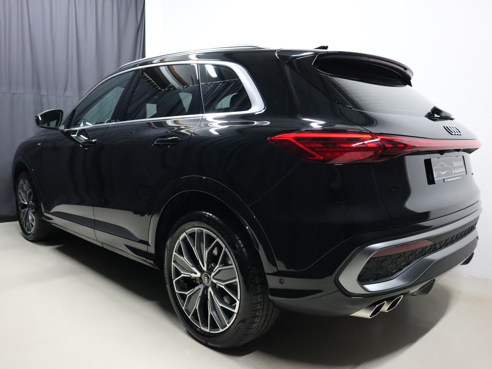 AUDI Q5 TDI quatto 150 kW S-tronic S Line Edition - Navi - M, Mild-Hybrid Diesel/Electric, Second hand / Used, Automatic - 4