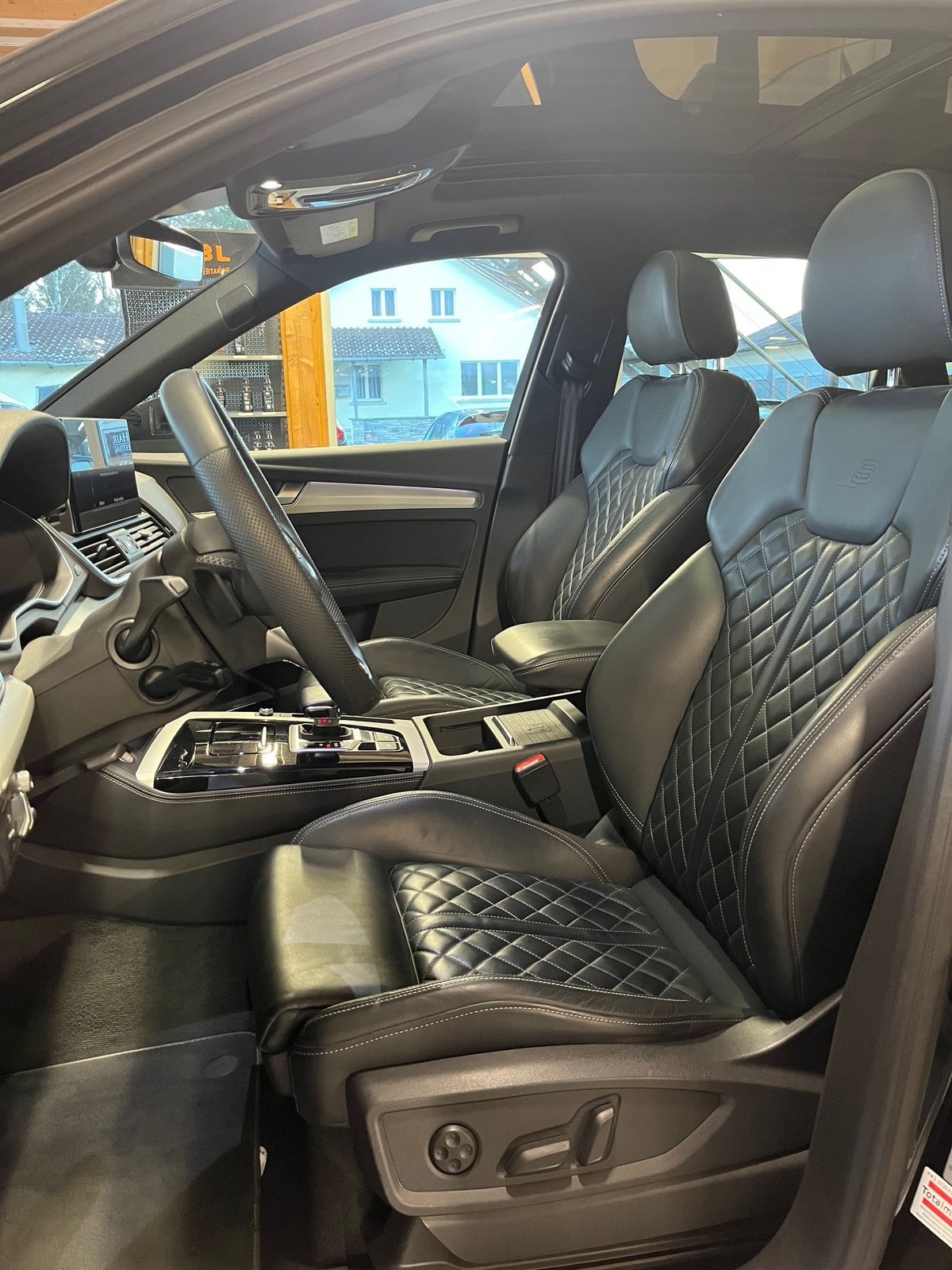 AUDI Q5 Sportback 40 TDI Blackedition quattro S-tronic, Mild-Hybrid Diesel/Elektro, Occasion / Gebraucht, Automatik - 7