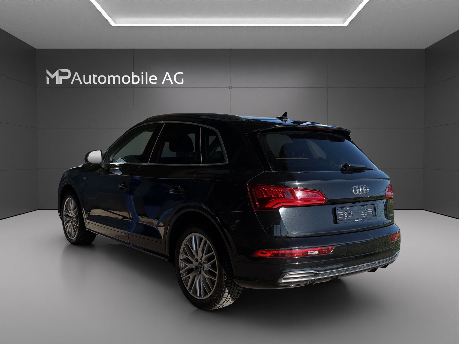 AUDI Q5 45 TFSI sport quattro S-tronic S Line, Benzin, Occasion / Gebraucht, Automatik - 7