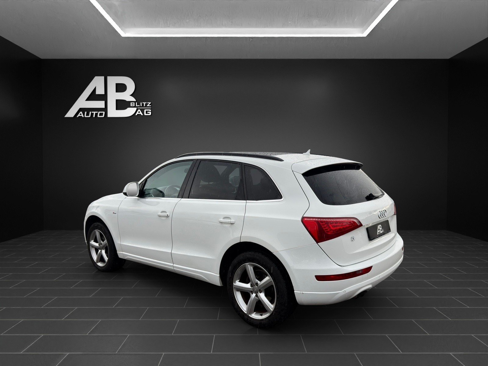 AUDI Q5 2.0 TDI S-Line quattro S-tronic mit 170 PS, Diesel, Occasion / Gebraucht, Automatik - 3