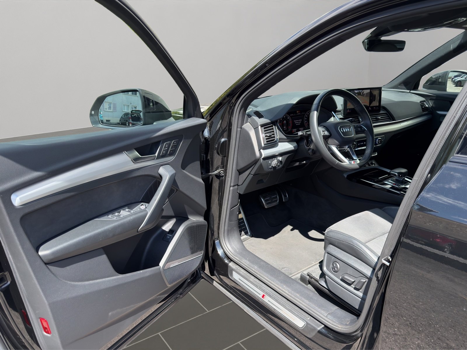 AUDI Q5 40 TDI Black Edition quattro S-tronic, Mild-Hybrid Diesel/Elektro, Occasion / Gebraucht, Automatik - 6