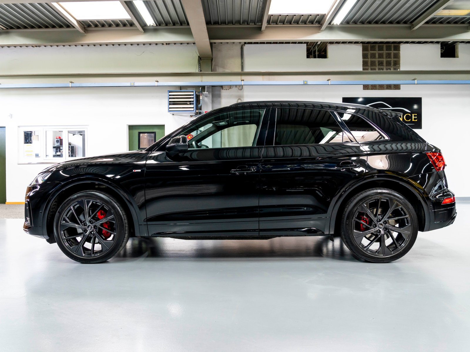 AUDI Q5 45 TFSI S-line quattro S-tronic, Petrol, Second hand / Used, Automatic - 4