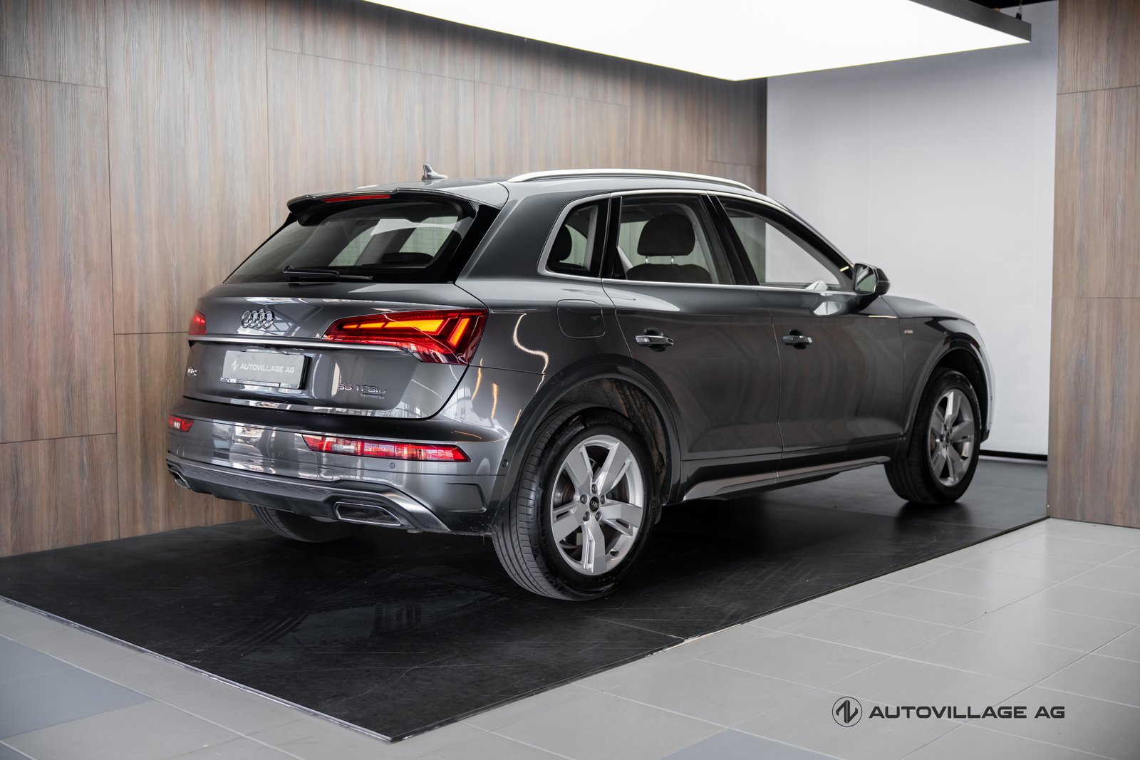 AUDI Q5 55 TFSI e PHEV S line quattro S-tronic, Plug-in-Hybrid Petrol/Electric, Second hand / Used, Automatic - 2