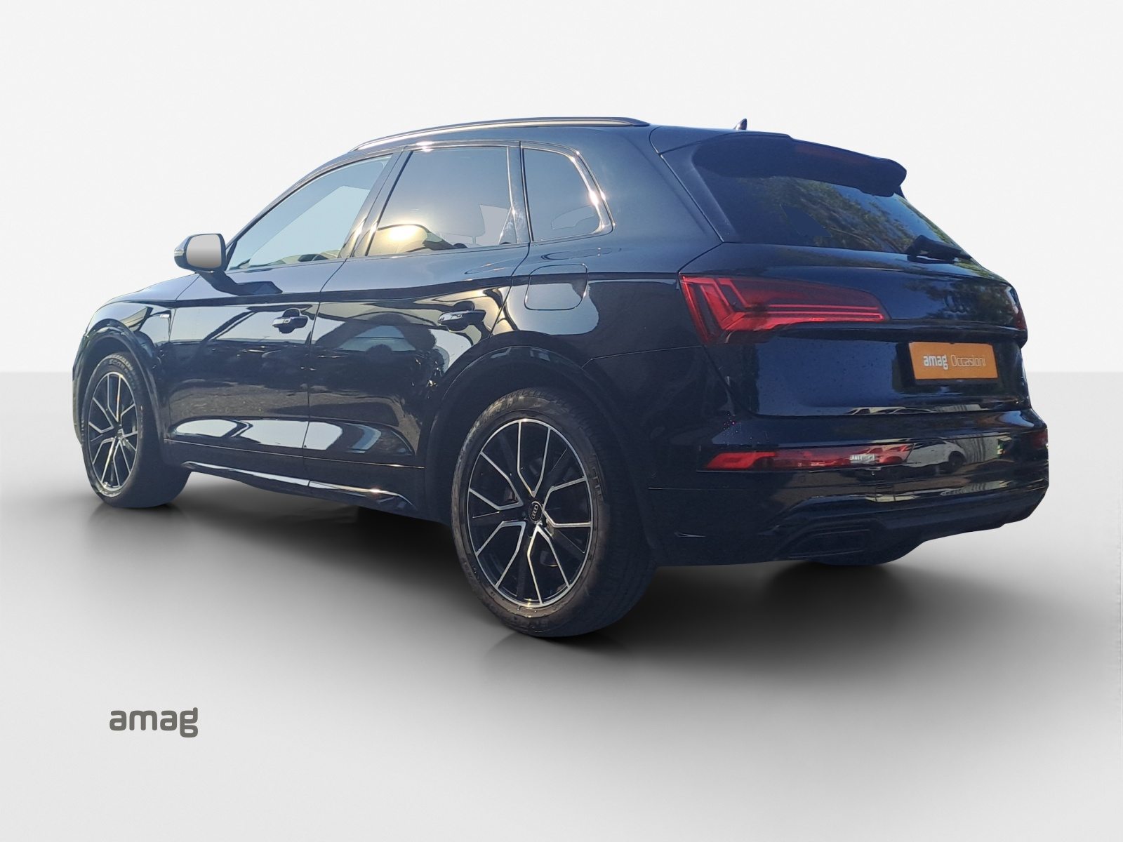 AUDI Q5 55 TFSI e S line, Full-Hybrid Petrol/Electric, Second hand / Used, Automatic - 4