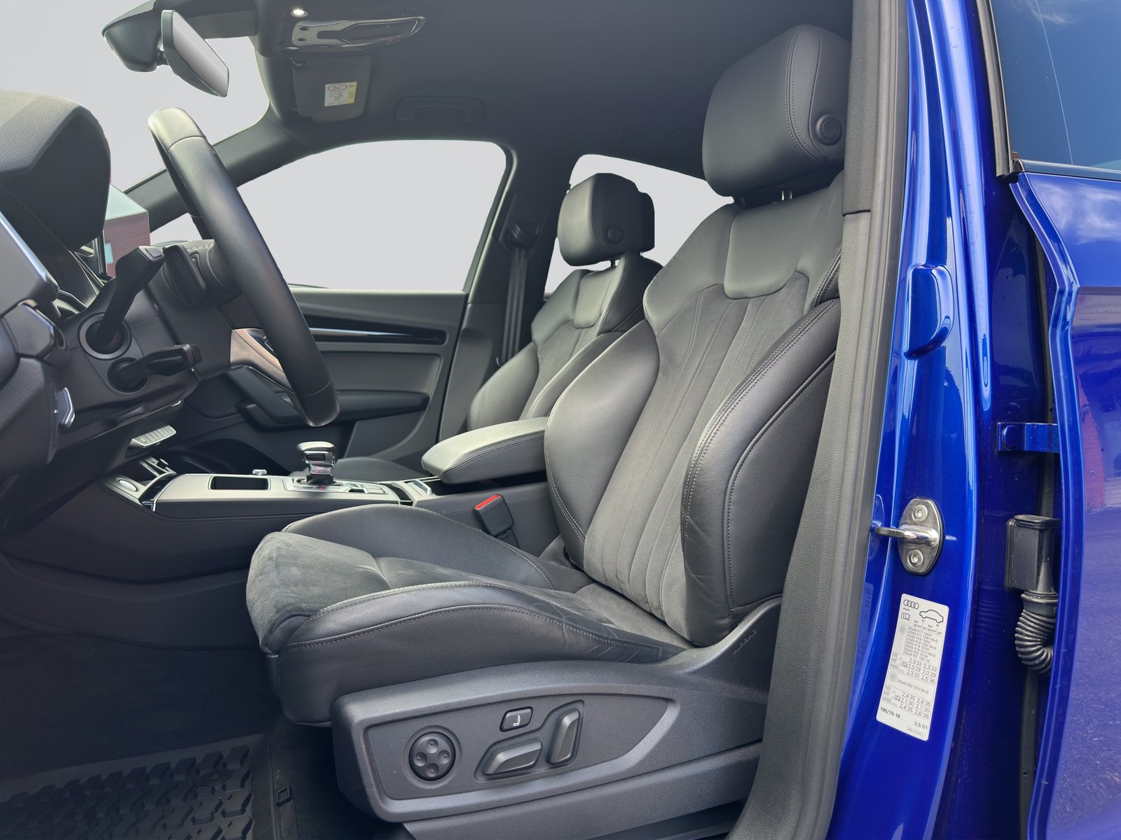 AUDI Q5 Sportback 45 TFSI S line quattro Schwarz Optik S-tro, Benzin, Occasion / Gebraucht, Automatik - 6