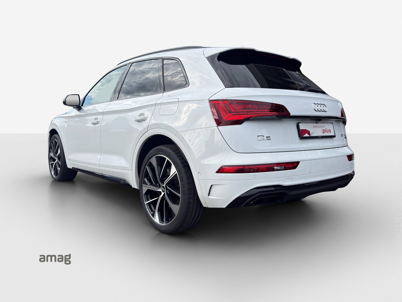 AUDI Q5 50 TFSI e Black Edition, Voll-Hybrid Benzin/Elektro, Occasion / Gebraucht, Automatik - 3