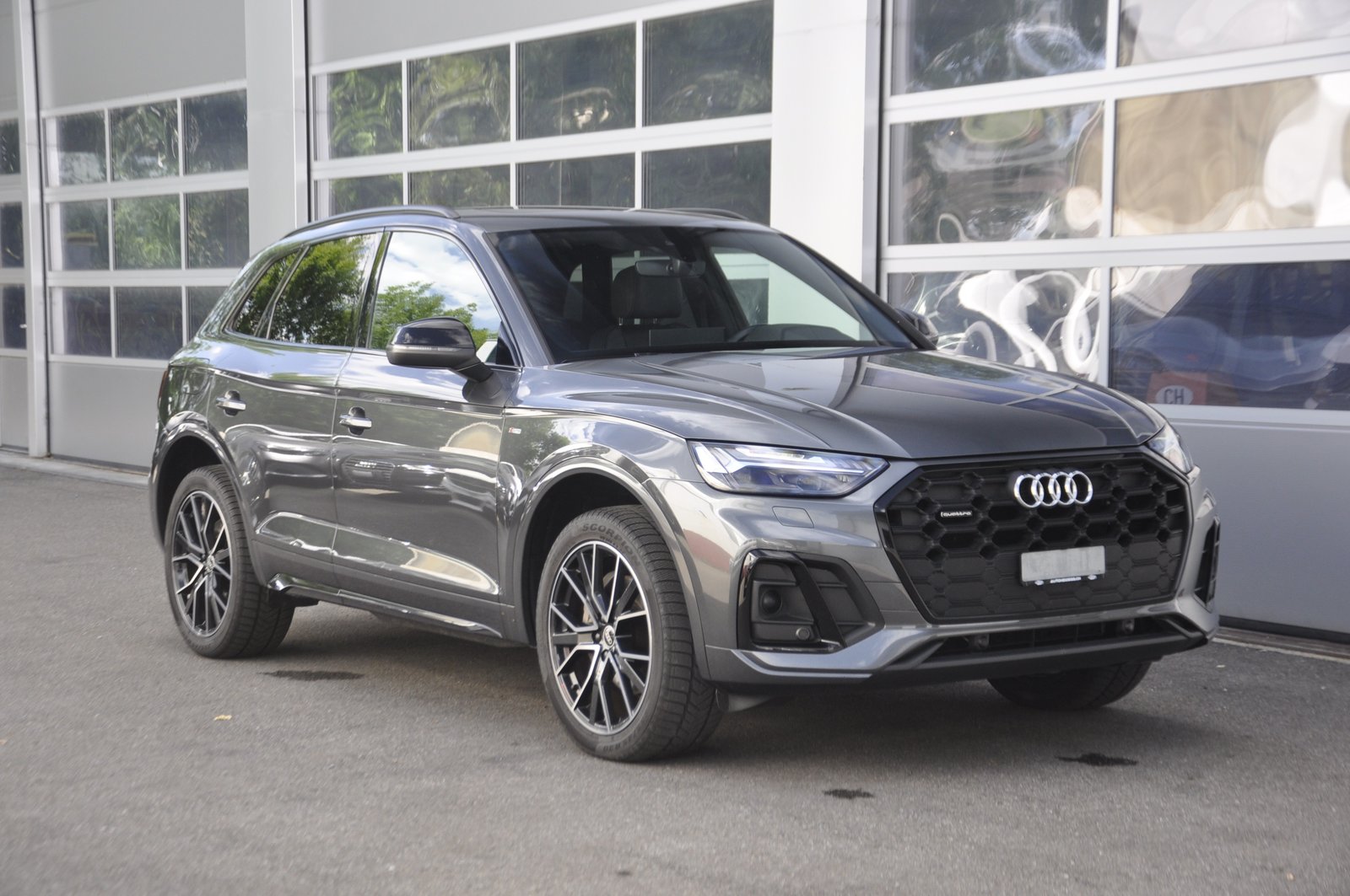 AUDI Q5 40 TDI Black Edition quattro S-tronic I Anhängerkup