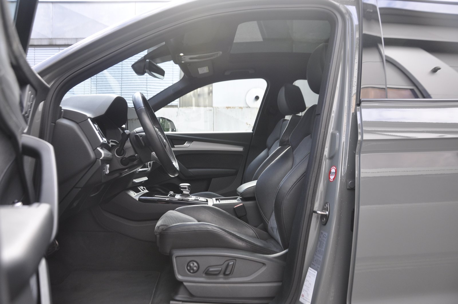 AUDI Q5 40 TDI Black Edition quattro S-tronic I Panoramadach, Mild-Hybrid Diesel/Elektro, Occasion / Gebraucht, Automatik - 6