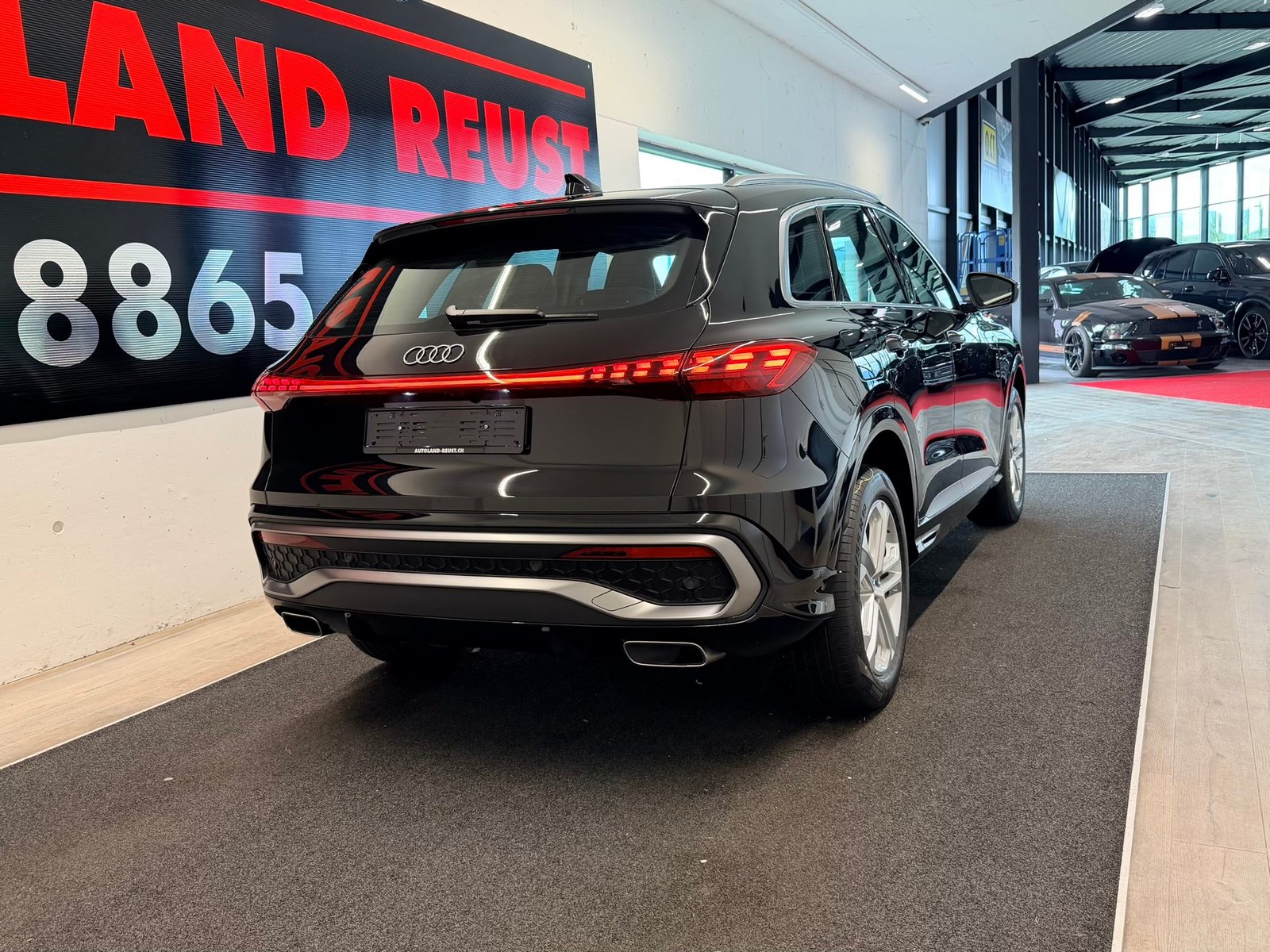 AUDI Q5 TFSI quatto 150 kW S-tronic, Mild-Hybrid Petrol/Electric, Second hand / Used, Automatic - 7