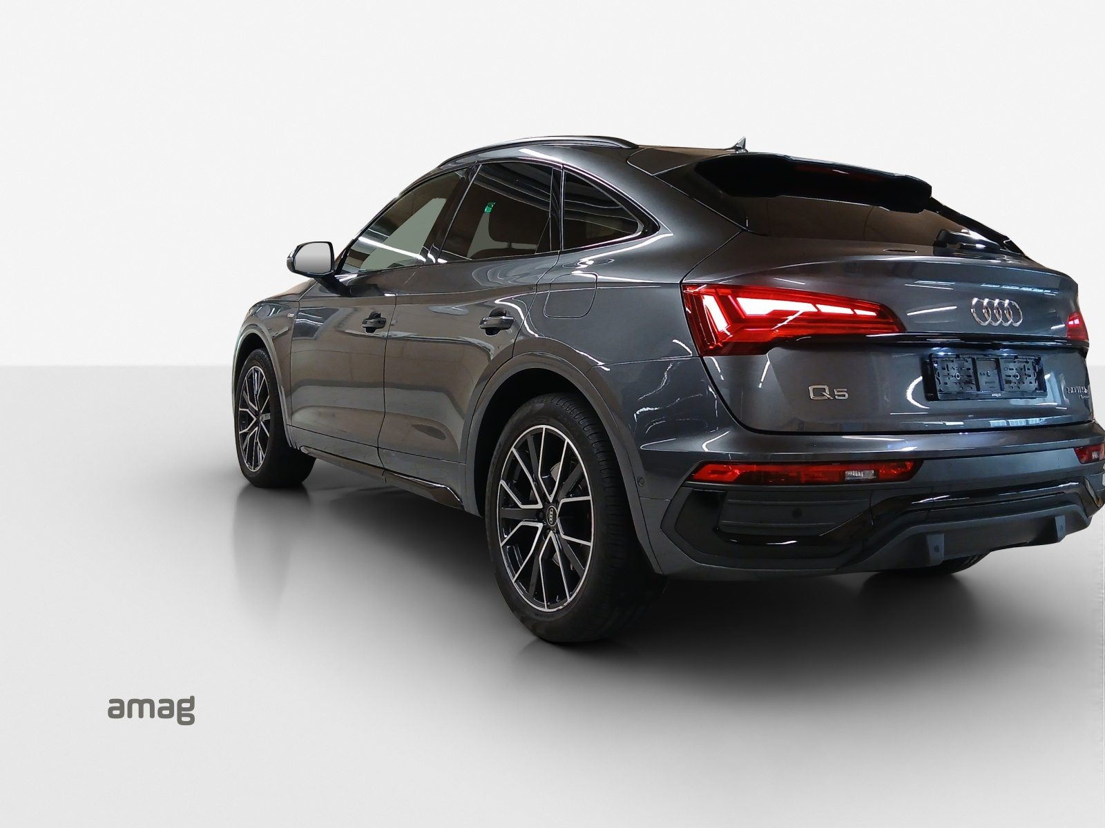 AUDI Q5 SB 50 TFSI e Black Edition, Full-Hybrid Petrol/Electric, Second hand / Used, Automatic - 3