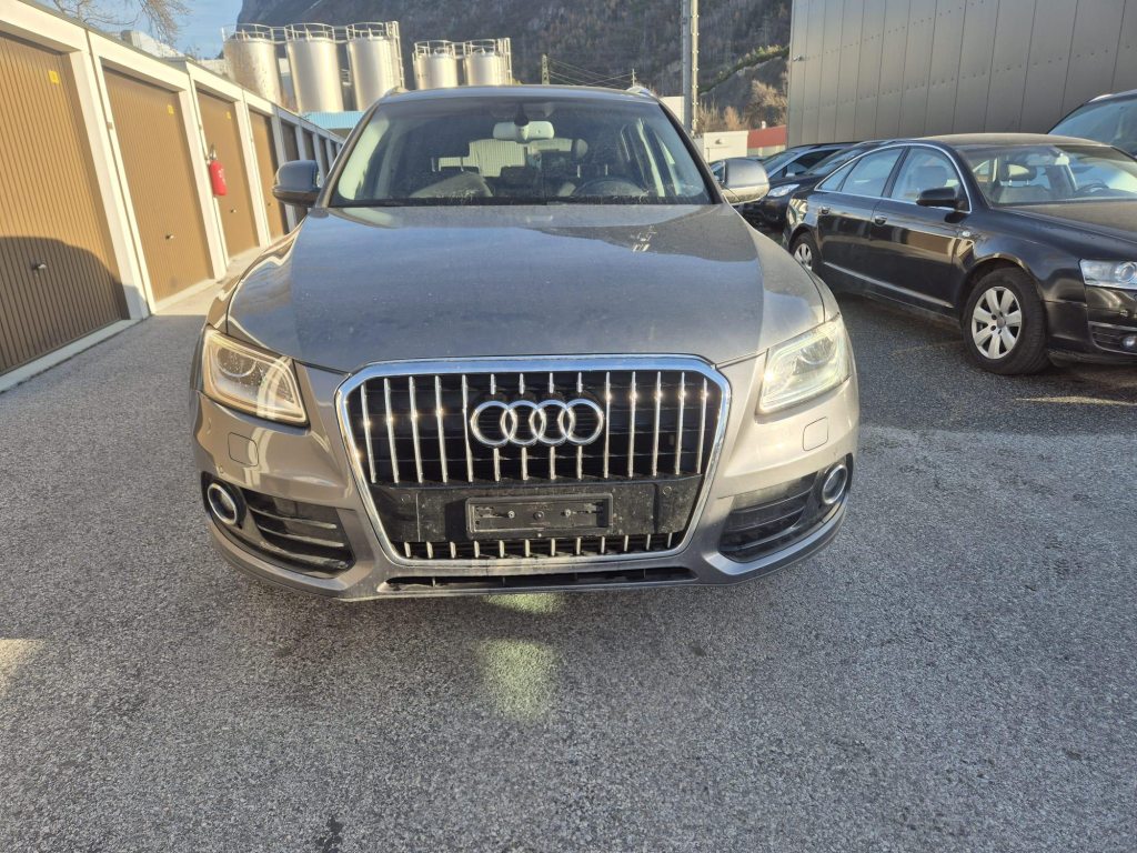 AUDI Q5 2.0 TFSI quattro, Essence, Occasion / Utilisé, Manuelle - 2